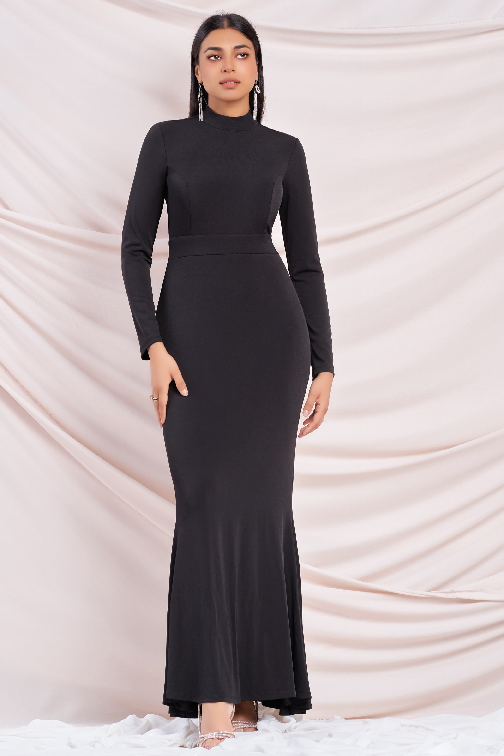 Black bodycon mermaid dress