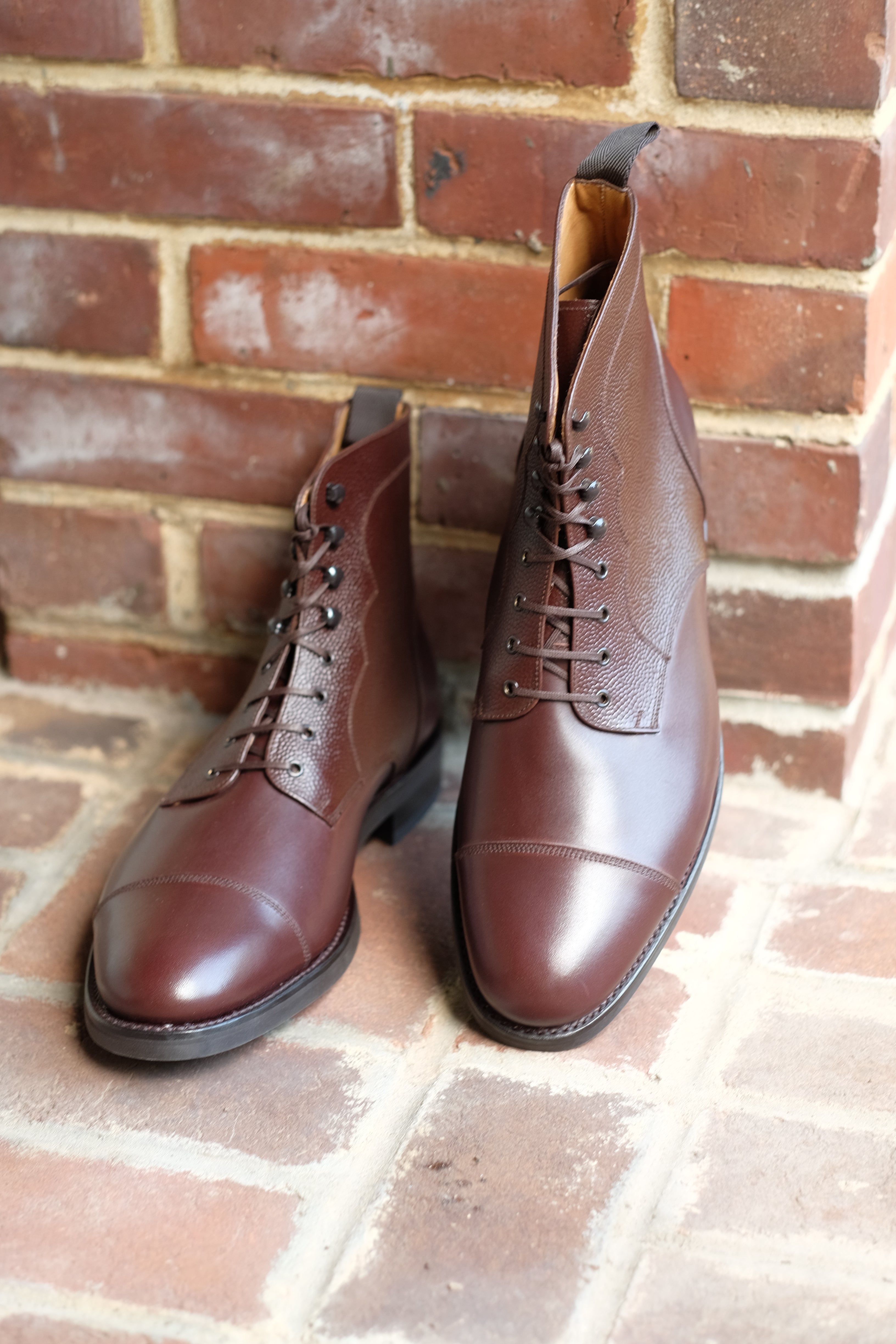 Columbia Redux - Dark Oak Calf / Dark Oak Grain