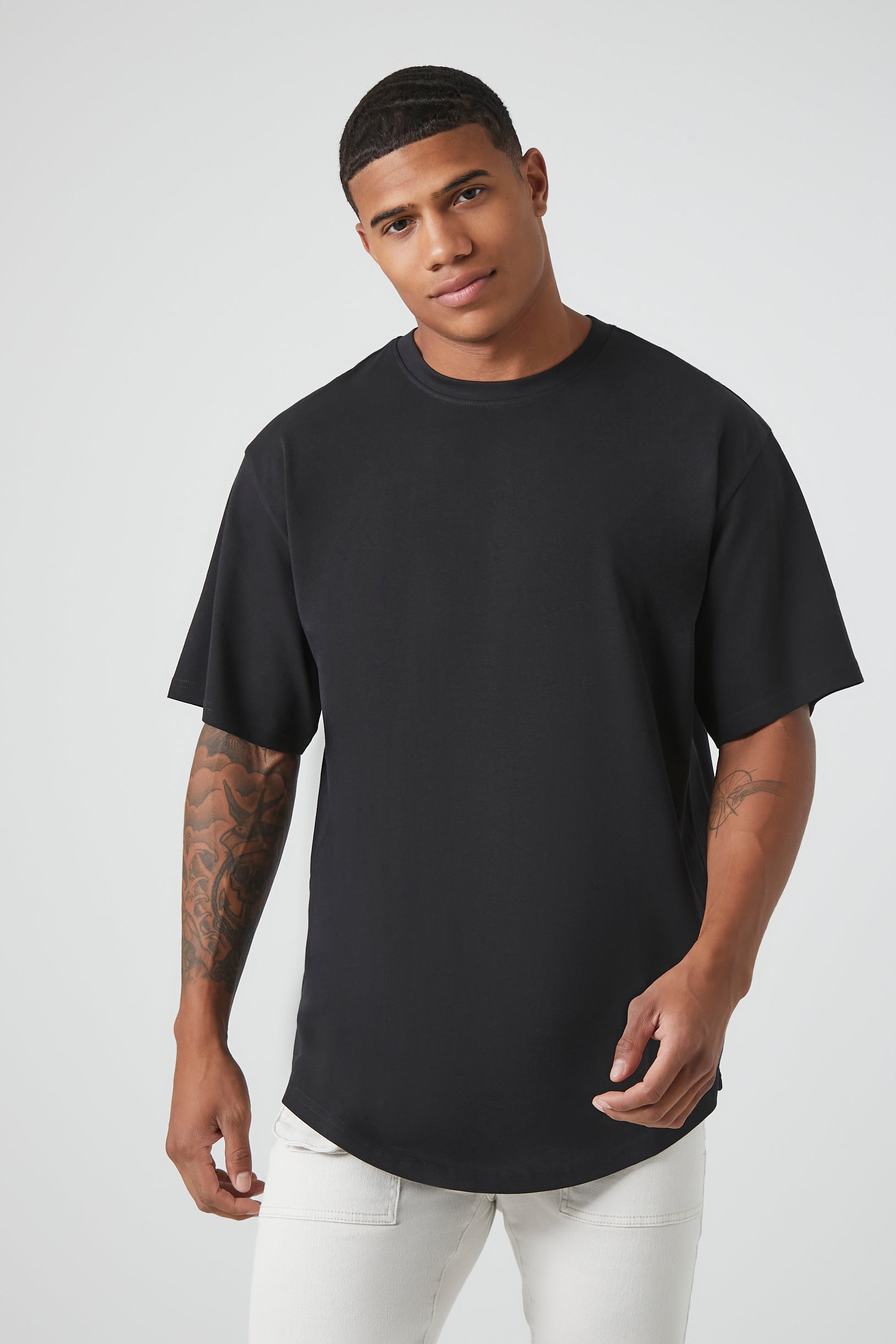 Curved-Hem Crew Tee - Result: Trendy Curved-Hem Crew Tee for Stylish Fashionistas