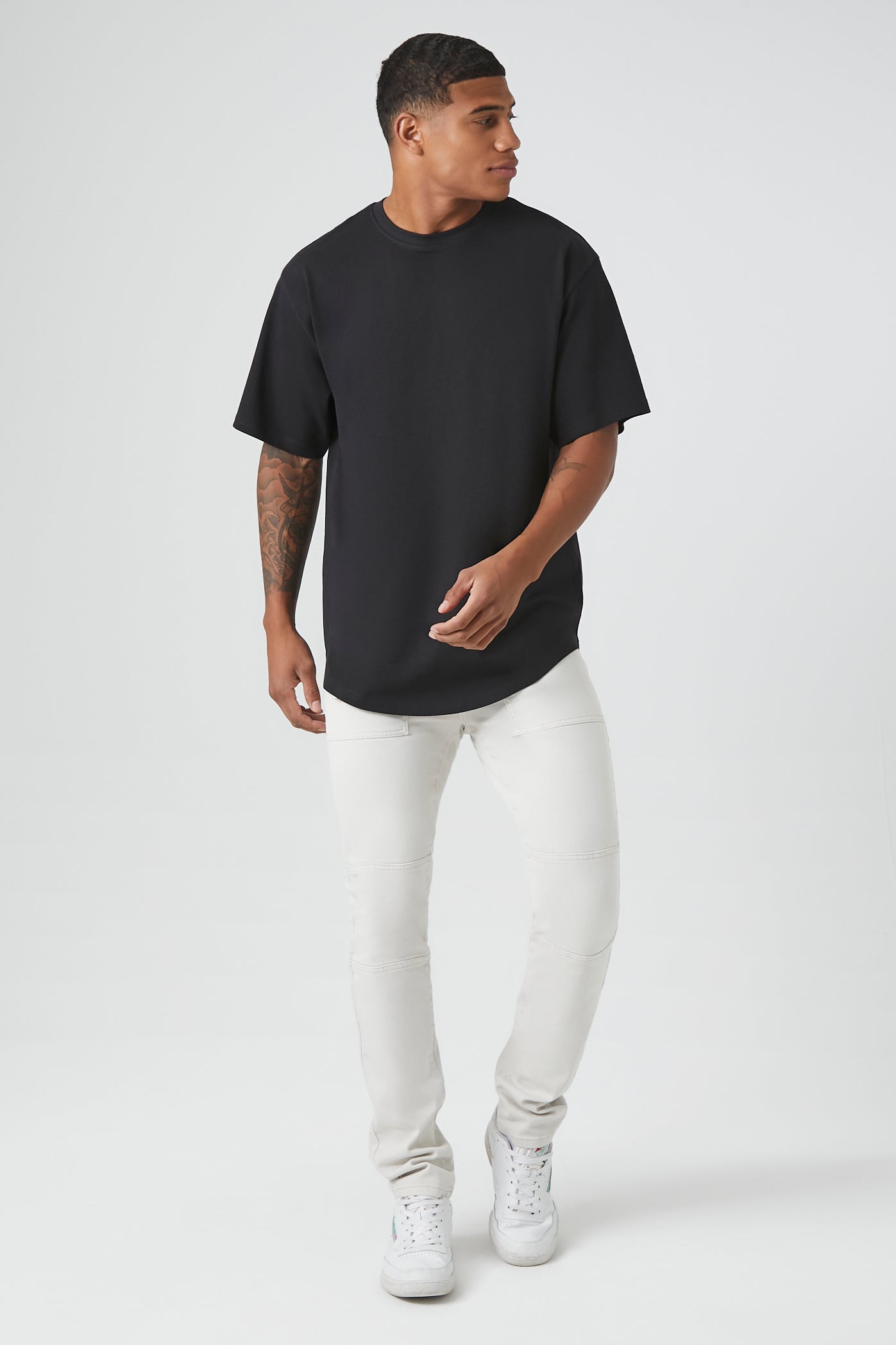 Curved-Hem Crew Tee - Result: Trendy Curved-Hem Crew Tee for Stylish Fashionistas