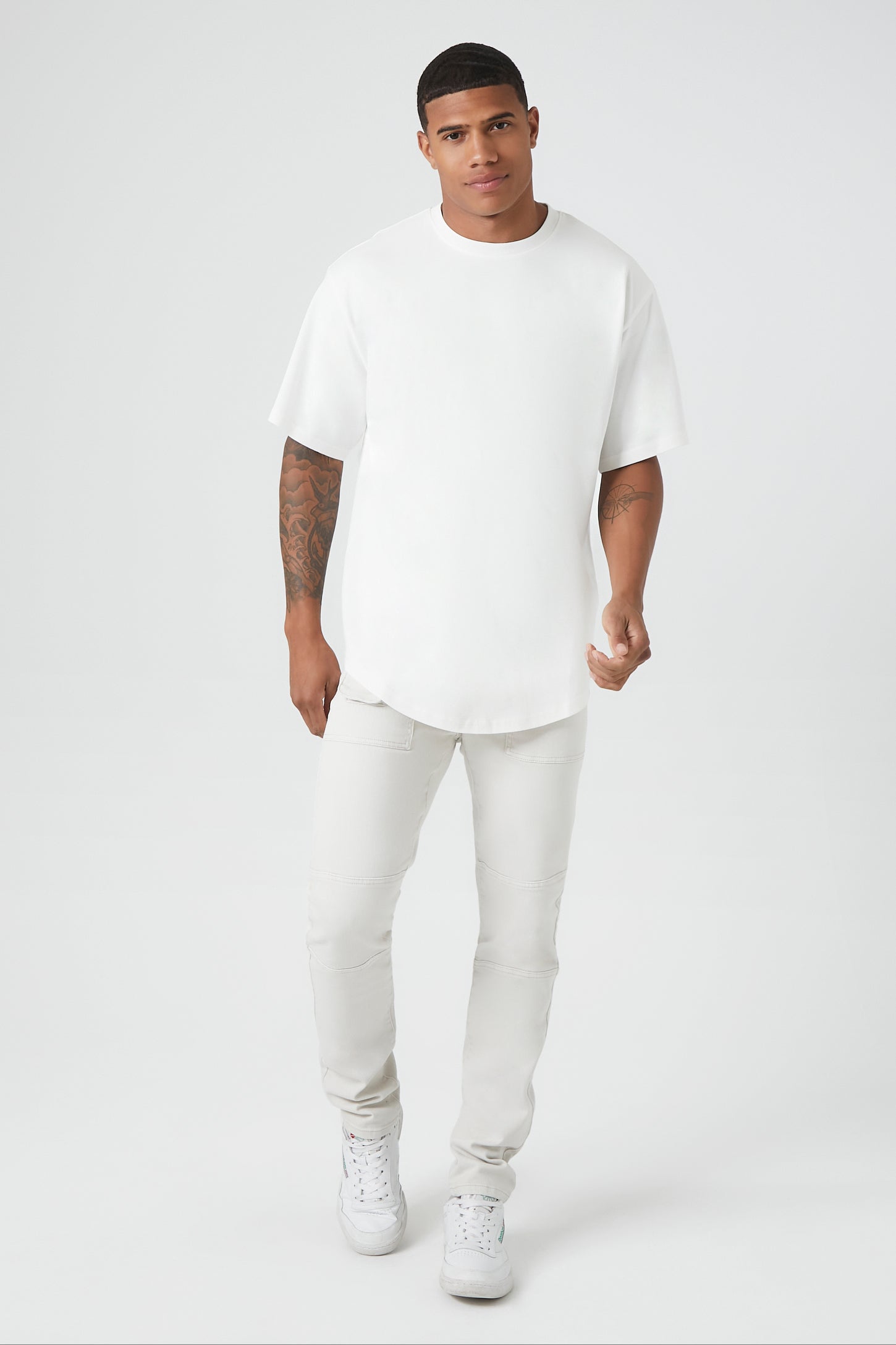 Curved-Hem Crew Tee - Result: Trendy Curved-Hem Crew Tee for Stylish Fashionistas