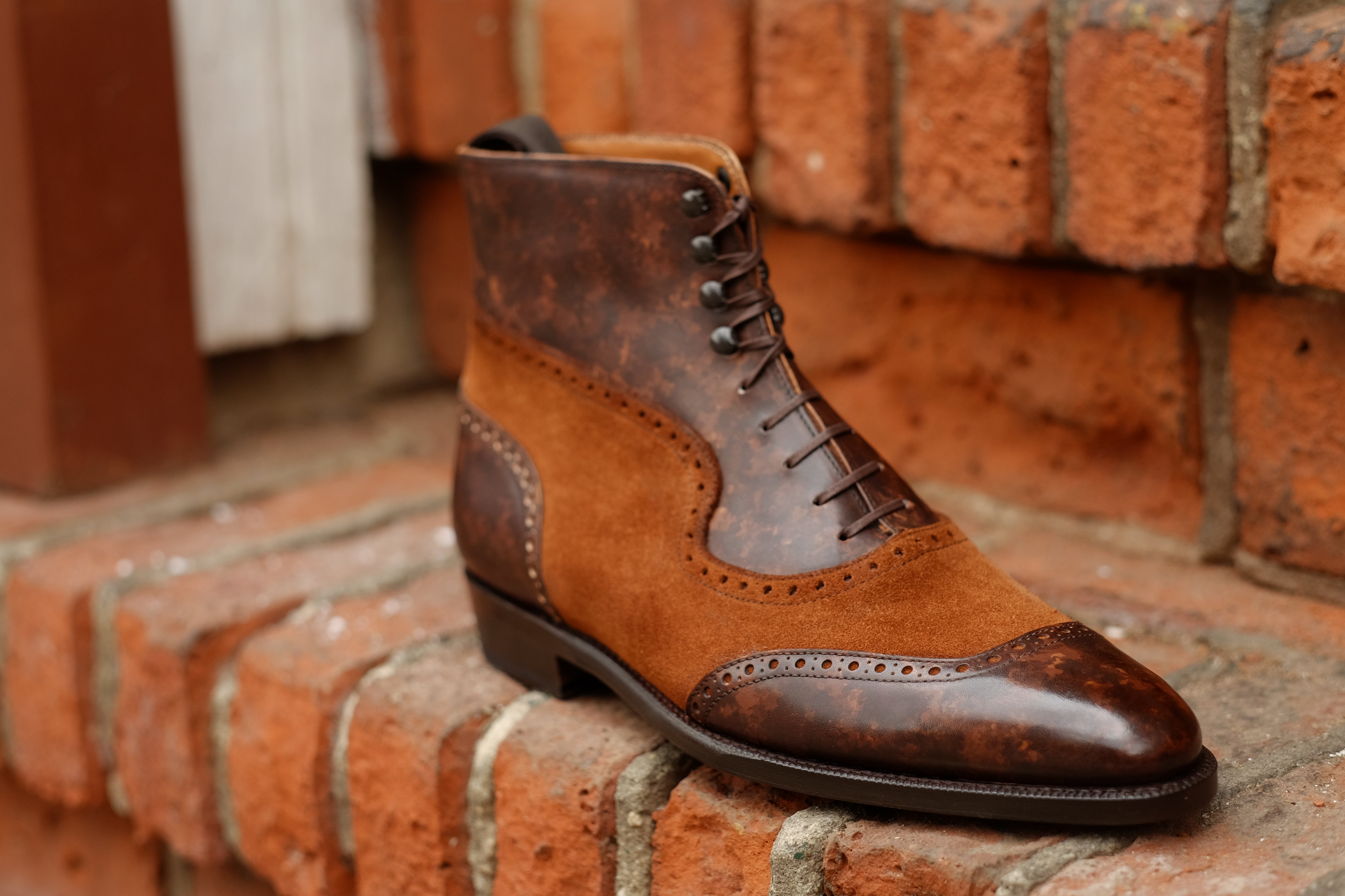 Pinehurst dark brown marble patina snuff suede