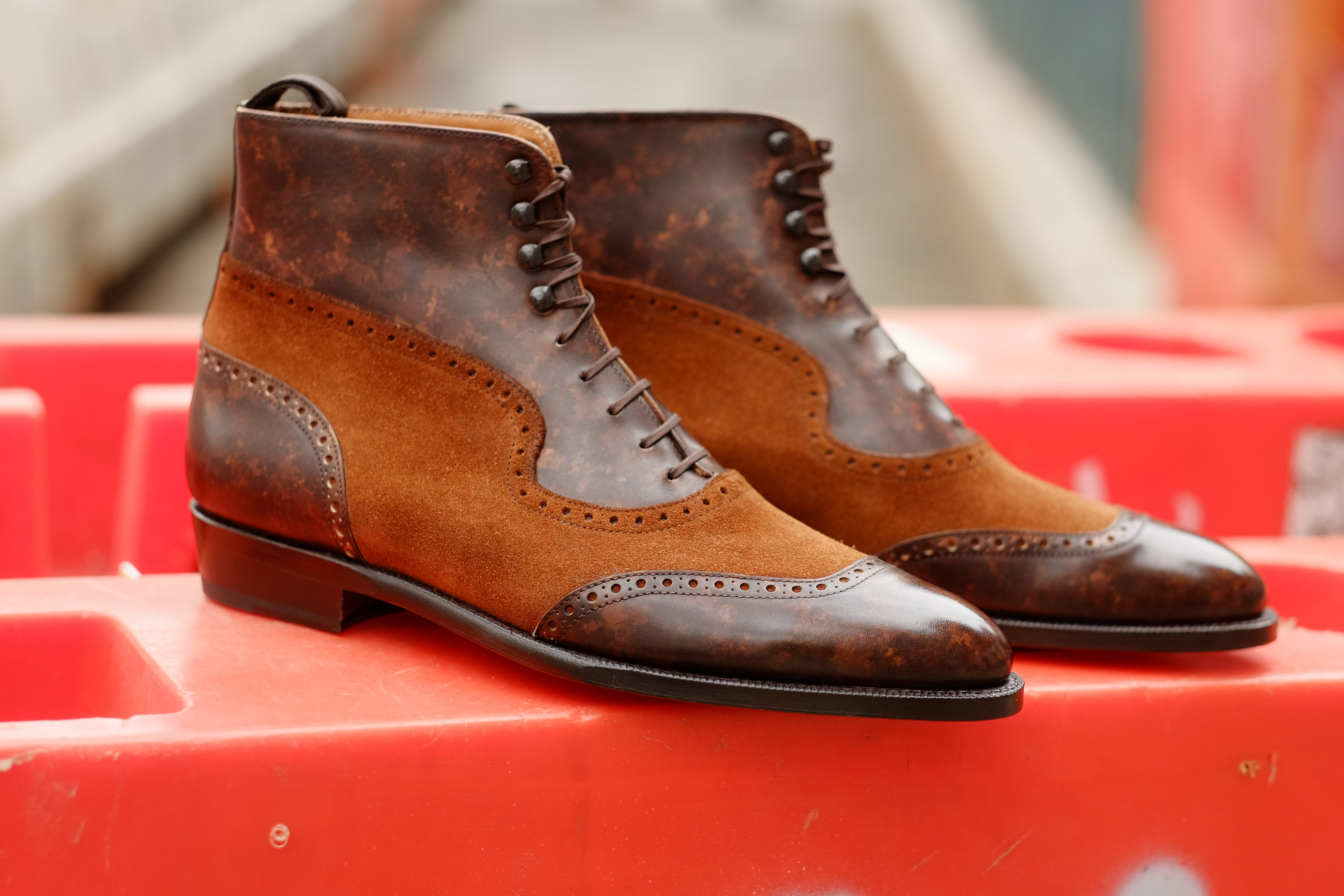 Pinehurst dark brown marble patina snuff suede