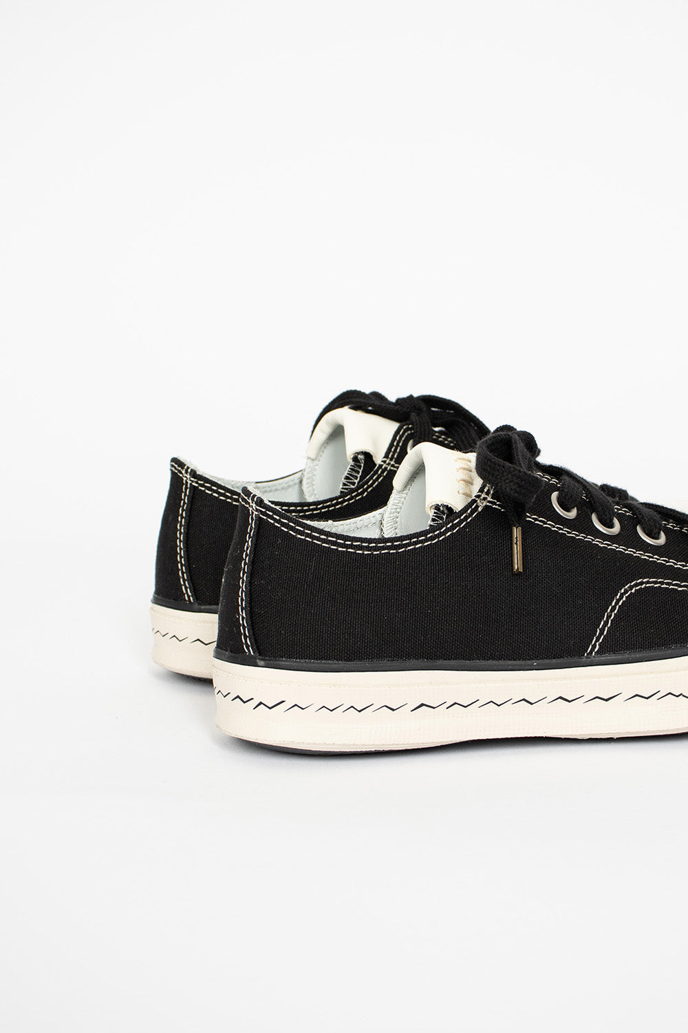 Skagway Lo Black Canvas effectively optimized for Google search engine: Skagway Black Canvas Shoes