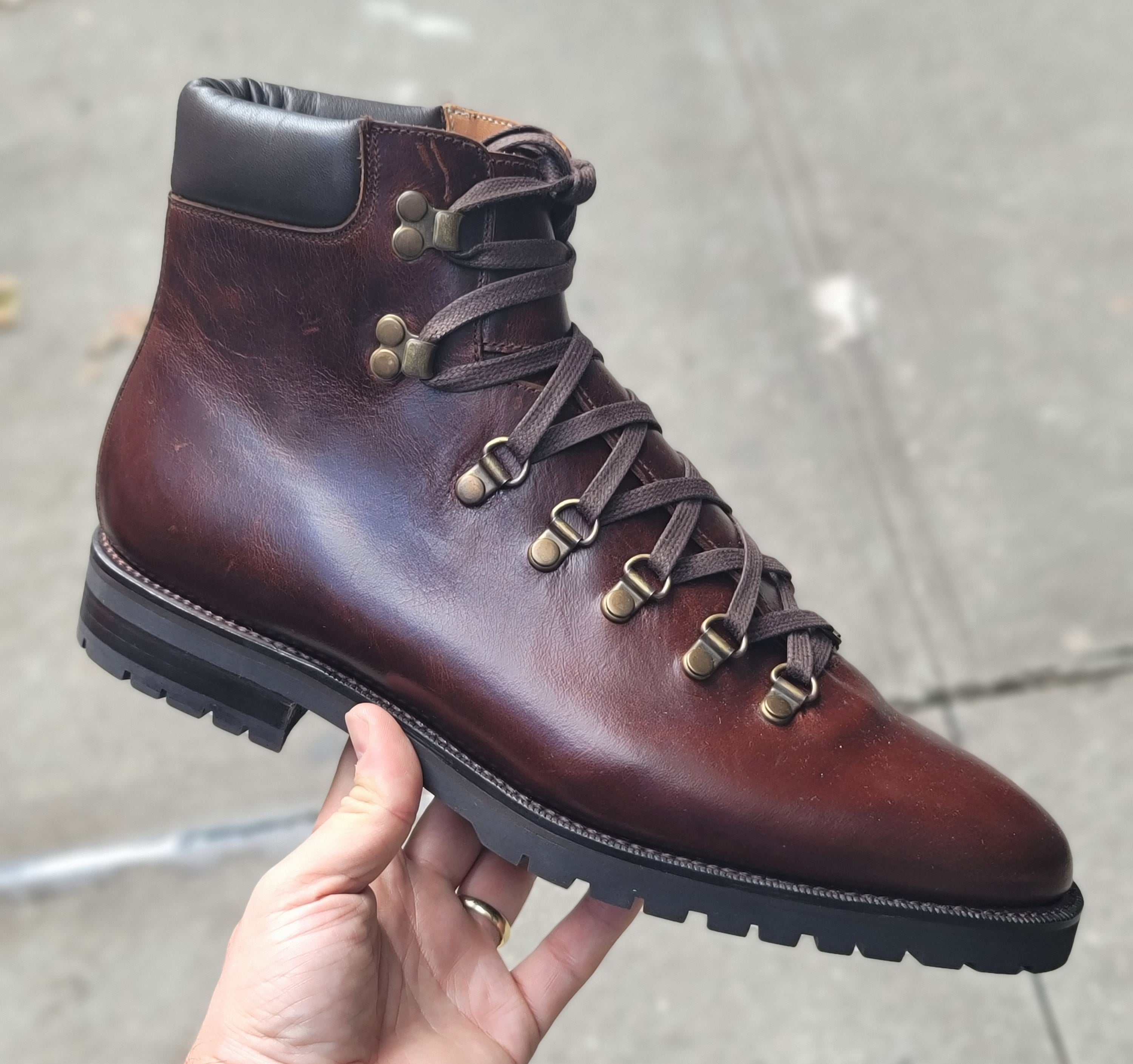 Snoqualmie - Durable Brown Tactical Boot