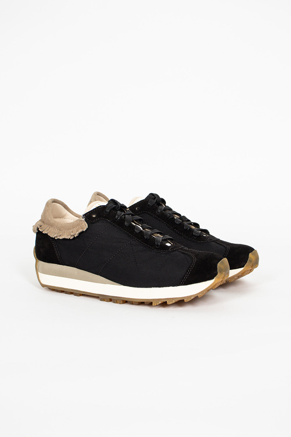 Walpi Runner Black - Shop Now