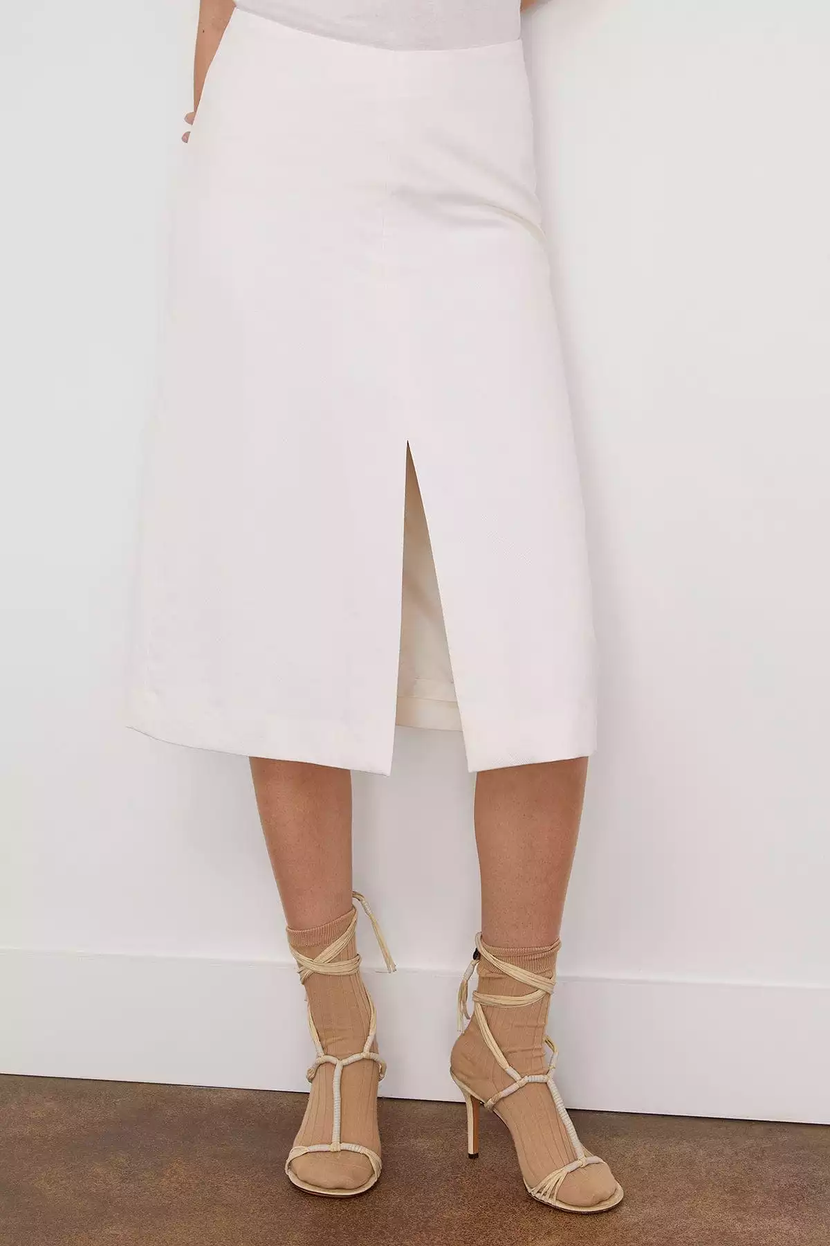 White shell skirt.